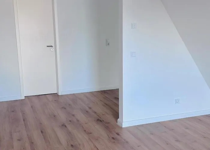 Beautiful House With 3 Bedrooms, Garden, Parking *