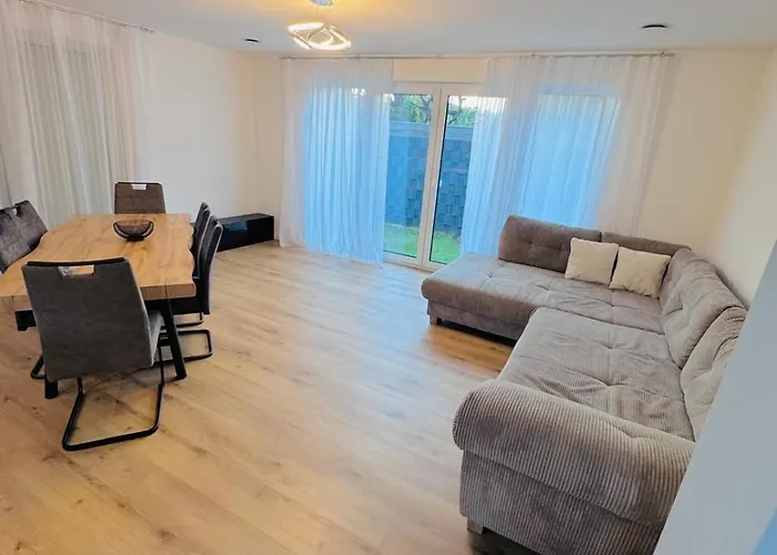 Apartment Beautiful House With 3 Bedrooms, Garden, Parking